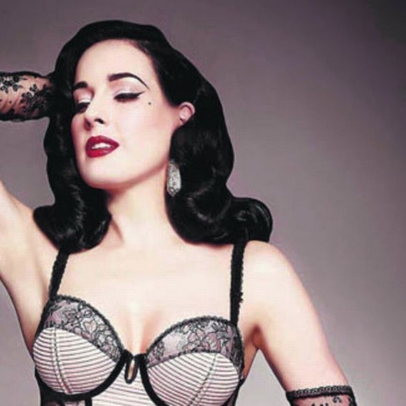 Dita Von Teese satin & lace Parisienne Balconette Bra & Thong Blush/Black - Picture 2 of 13